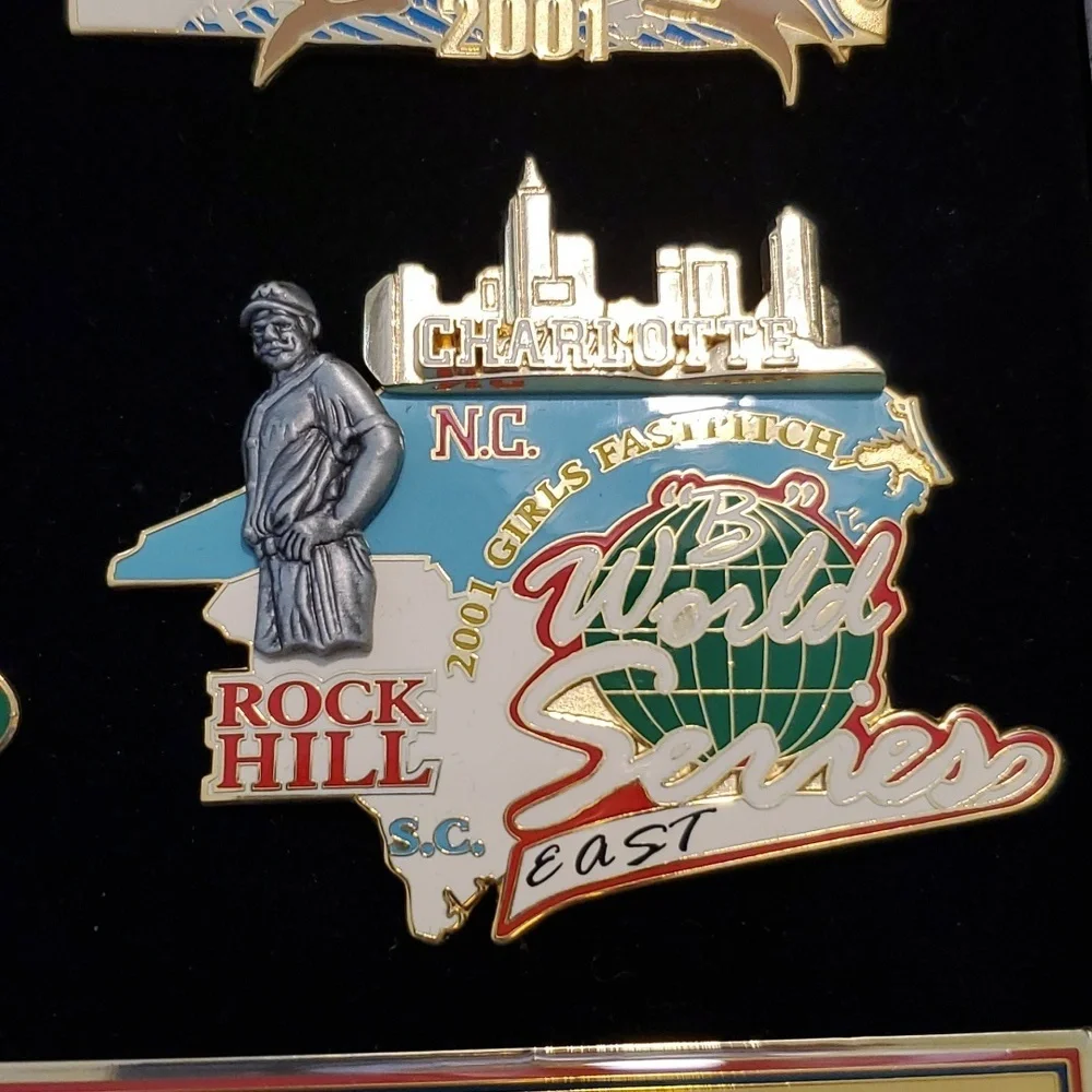 2001 World Series pin collectors set - Picture 13 of 14